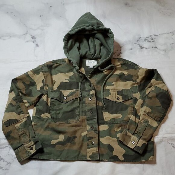 American Eagle Outfitters Jackets & Blazers - American Eagle Camo Jacket